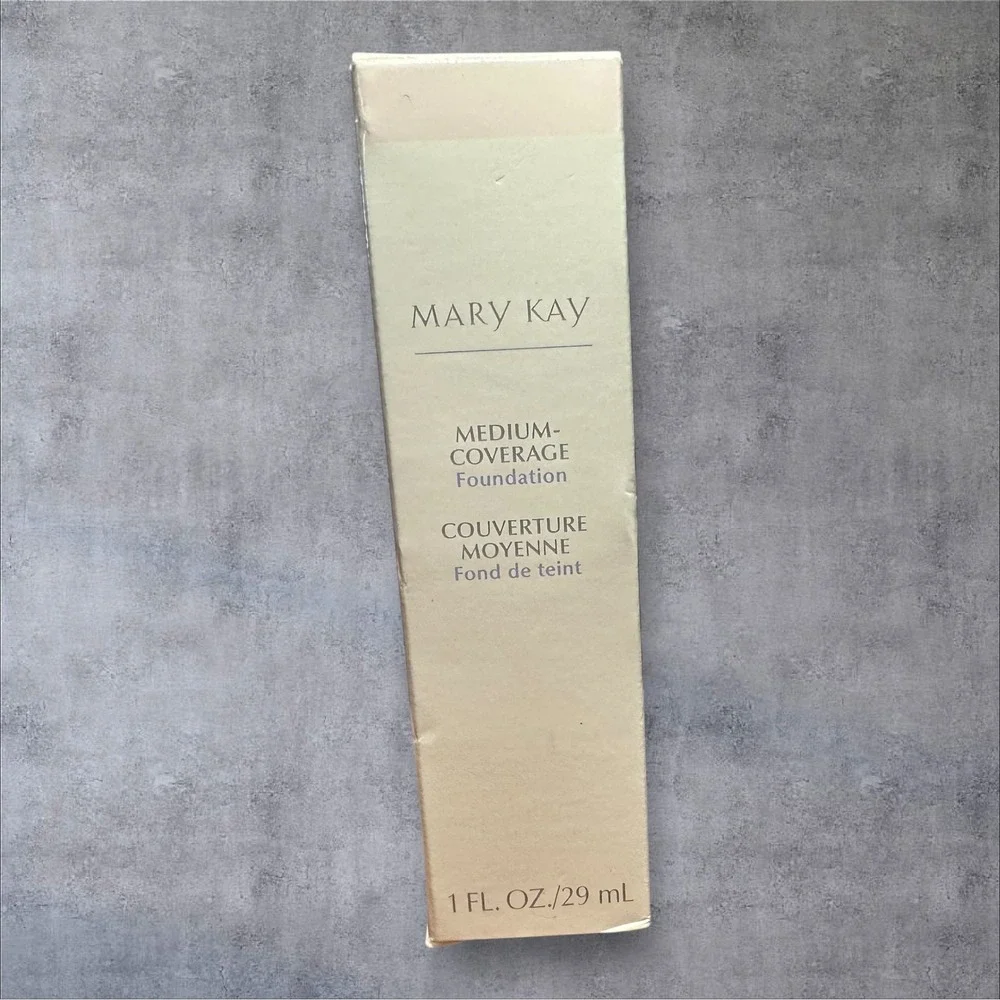 Mary Kay Medium Coverage Foundation Ivory/Ivoire 202 Gray‎ Cap 356800 NIB